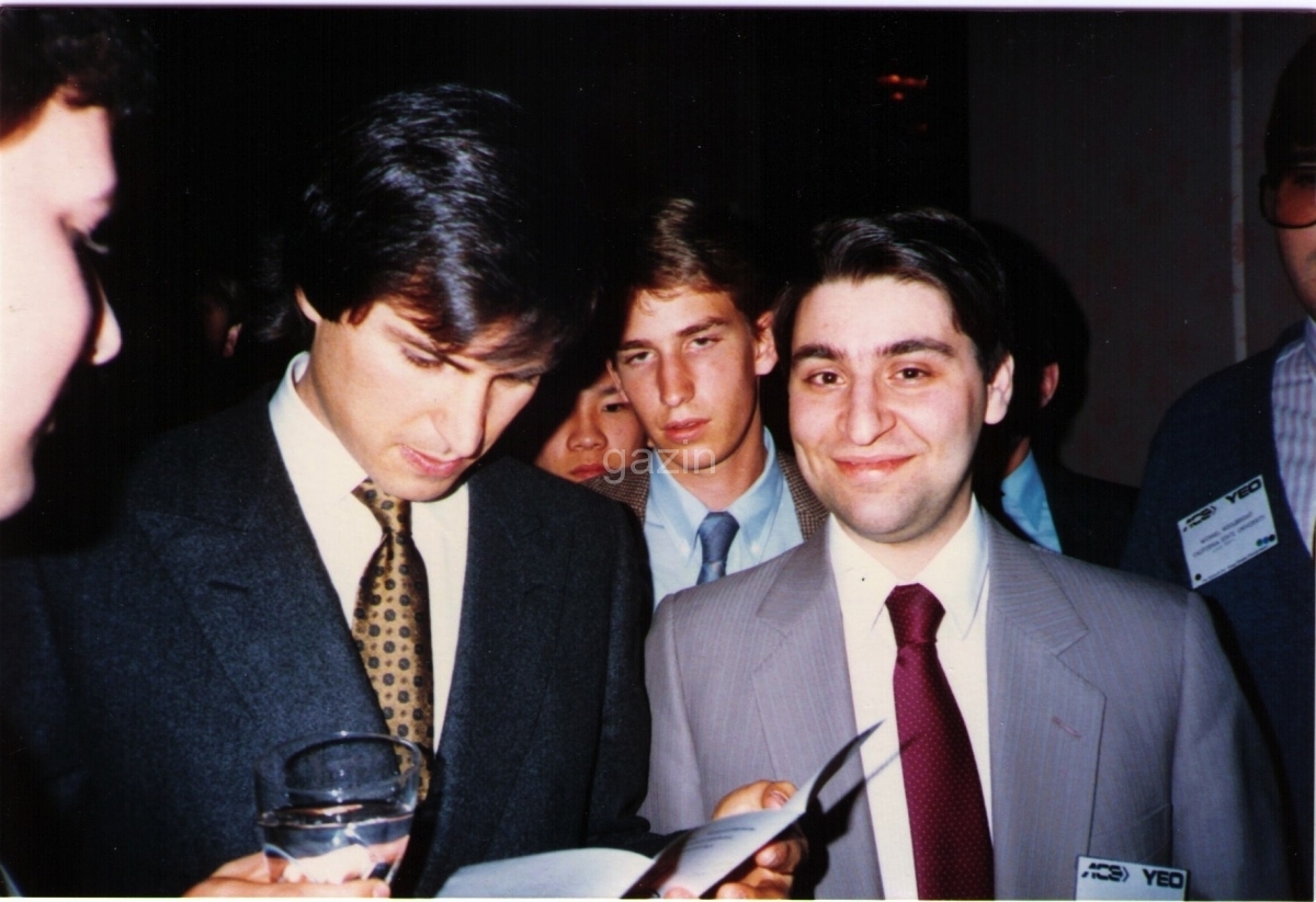 Greg_and_Steve_Jobs_1986.jpg