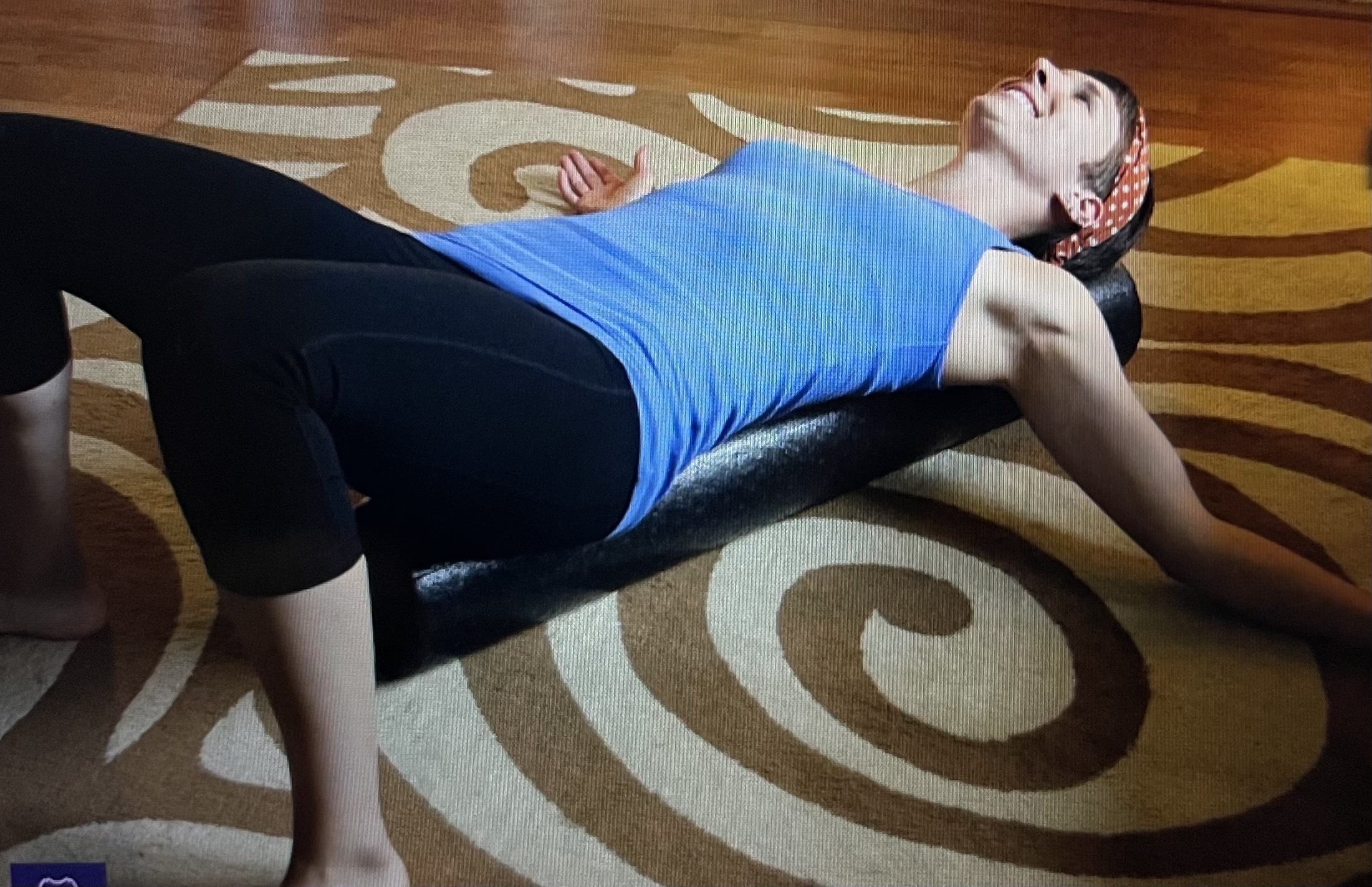 Example-of-Foam-Rolling-to-Correct-Posture.jp...