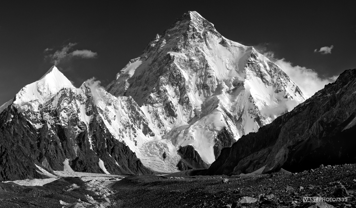 black-and-white-mountain-photo-m.jpg